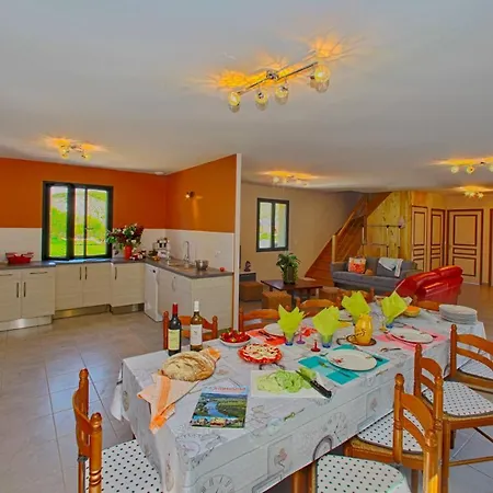 Chez Leontine Grand Holiday home Lacave (Lot)