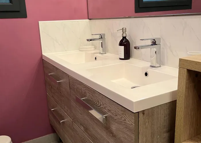 De 6 A 14 Personnes Chez Leontine * 拉卡沃